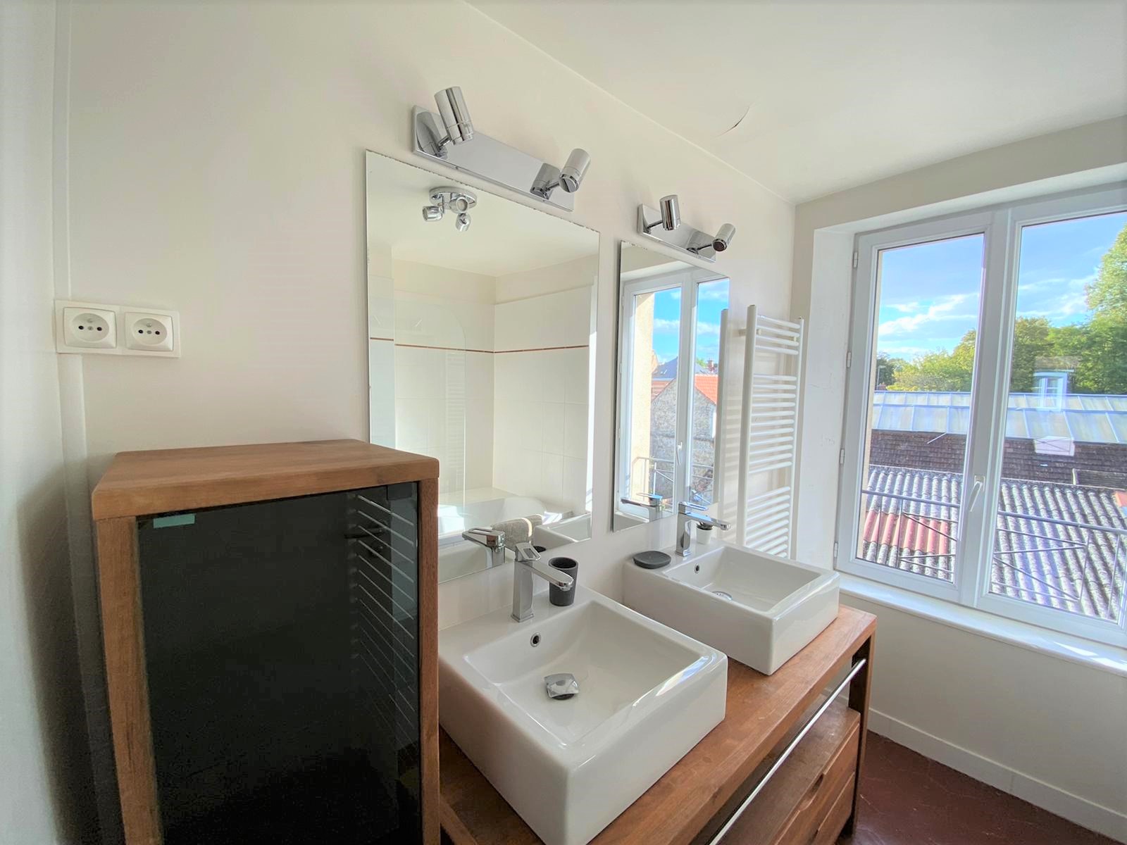 Bathroom Premium House St Merry premium Rent Insead Fontainebleau Coliving flat apartment