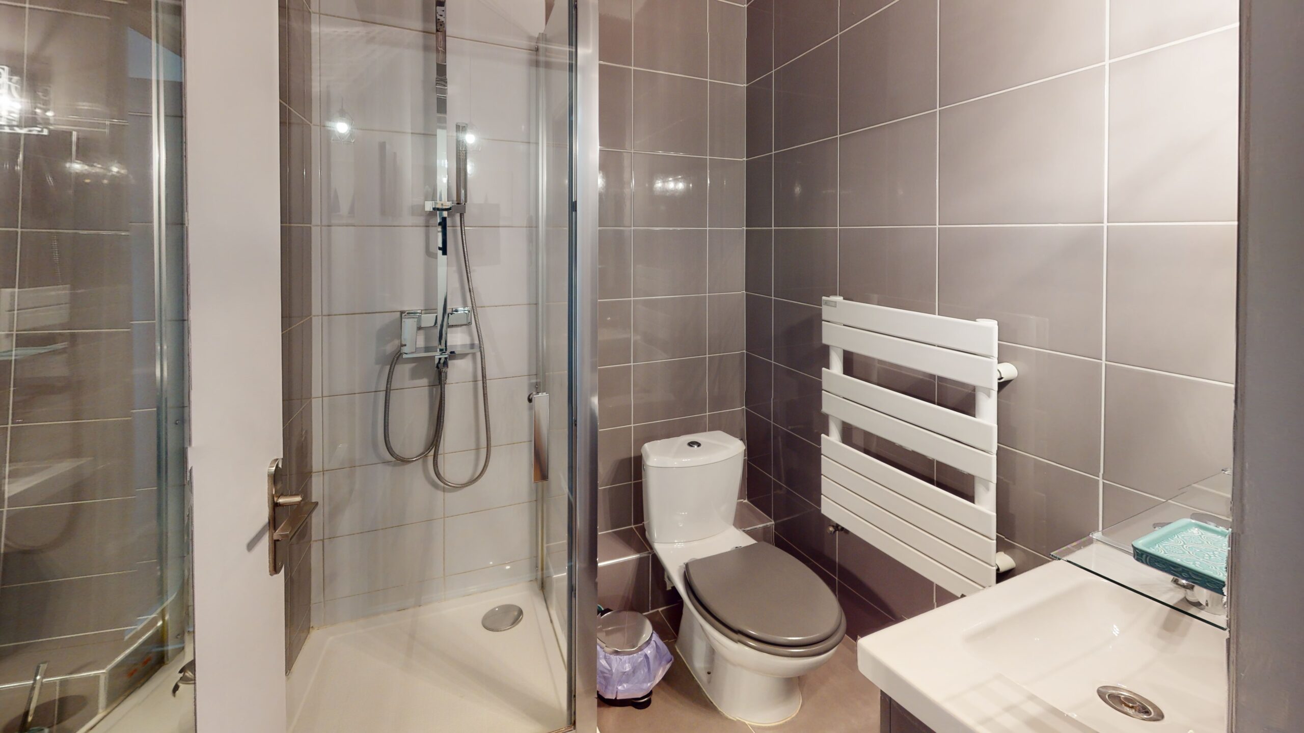 Appartement-14-rue-de-Fleury-copy-Bathroom(1)
